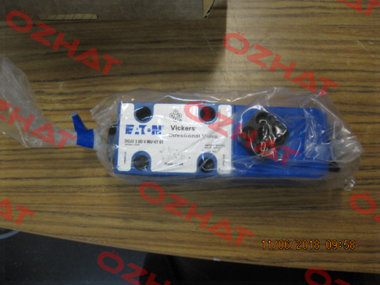 02-301682 / DG4V-3-8B-VM-U-H7-61 Vickers (Eaton)